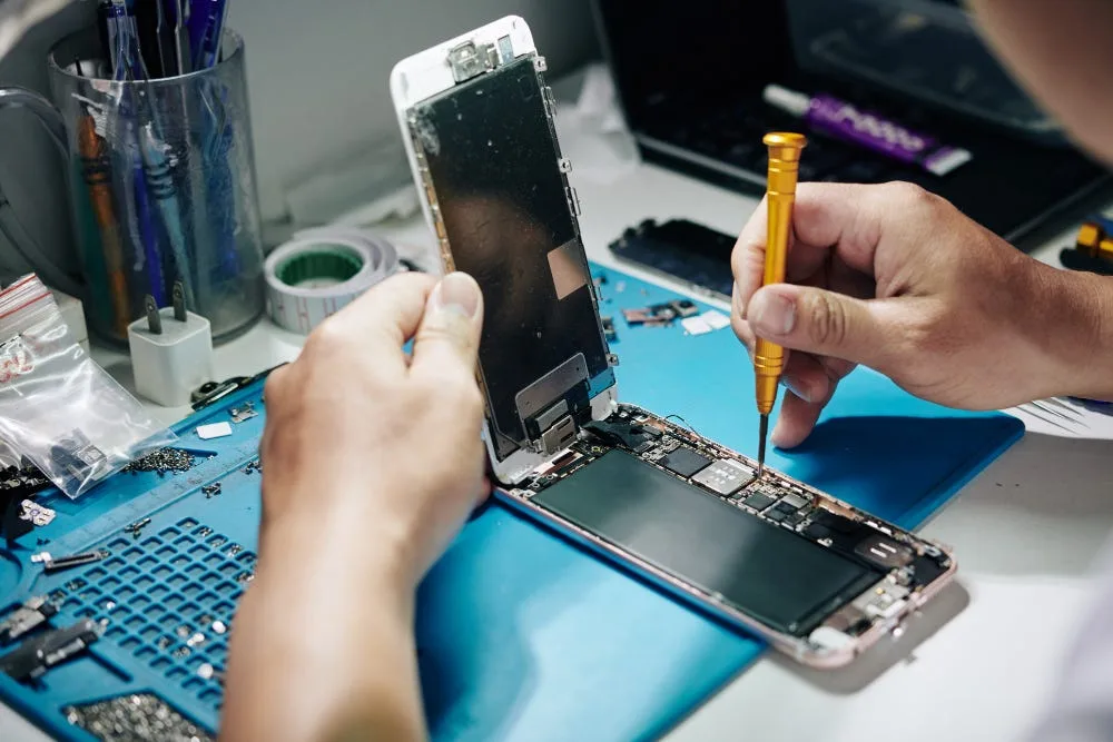 iPhone screen repair warning
